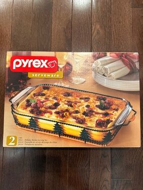Pyrex Yellow Glass Baking Dish with Holiday Basket Trim